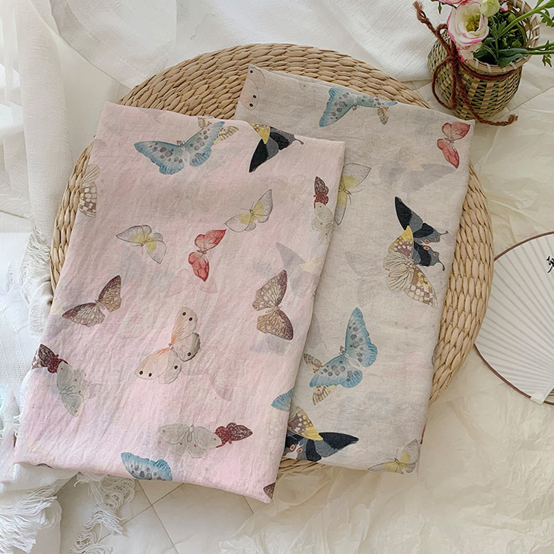 Schmetterlingsdruck auf beiger – Summer Clothing Fabric Bewertung und Preis